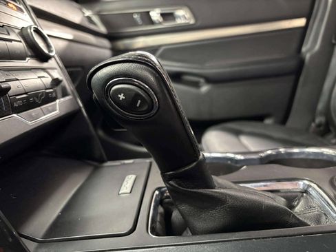 Used 2018 Ford Explorer XLT w/ Equipment Group 202A image 34