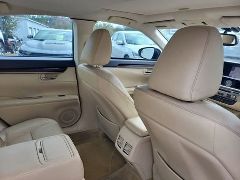 Used 2014 Lexus ES 350 w/ Luxury Package image 28
