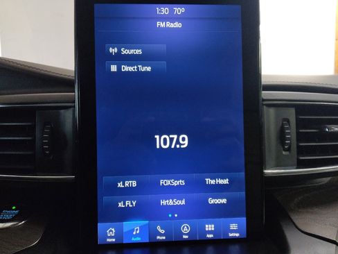 Used 2020 Ford Explorer Platinum w/ Premium Technology Package image 25