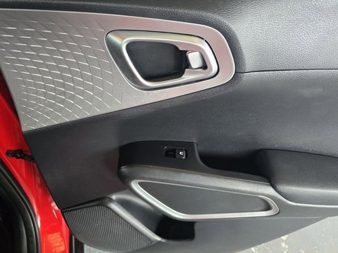 Used 2024 Kia Soul LX image 26