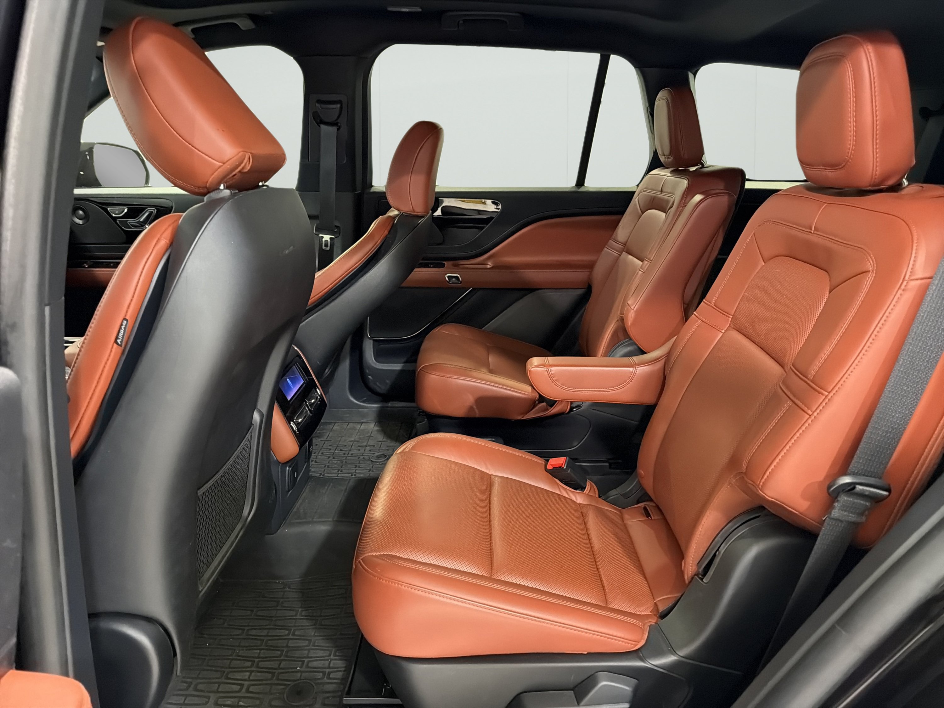 Used 2025 Lincoln Aviator Reserve w/ Jet Appearance Package RWD image 10