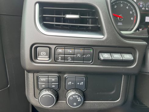 Used 2021 Chevrolet Suburban High Country AWD/4WD image 23