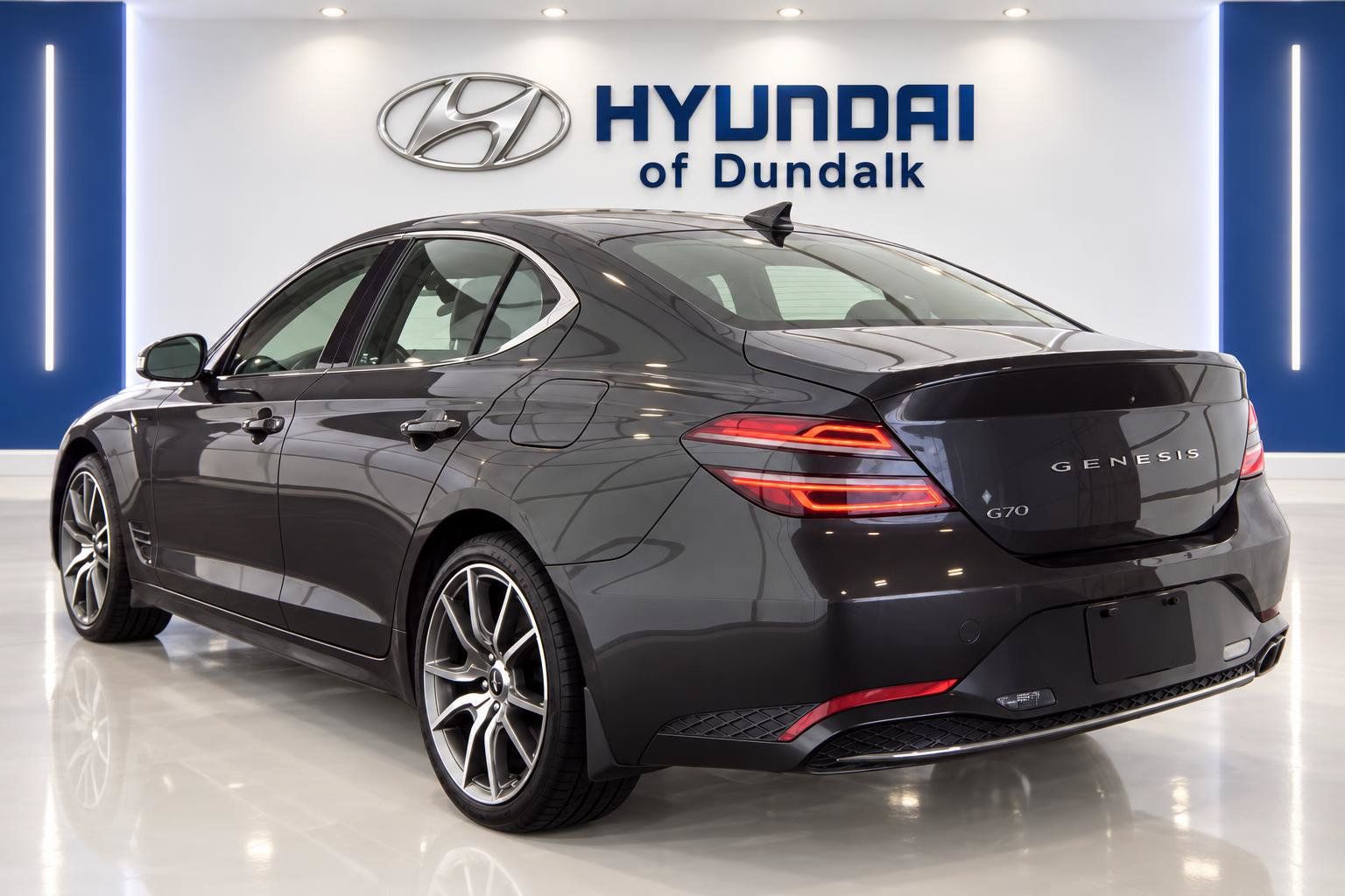 Used 2023 Genesis G70 2.0T RWD image 2