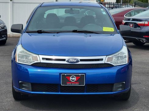 Used 2010 Ford Focus SE FWD image 3