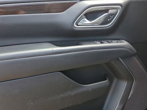 Used 2024 GMC Yukon SLE image 16