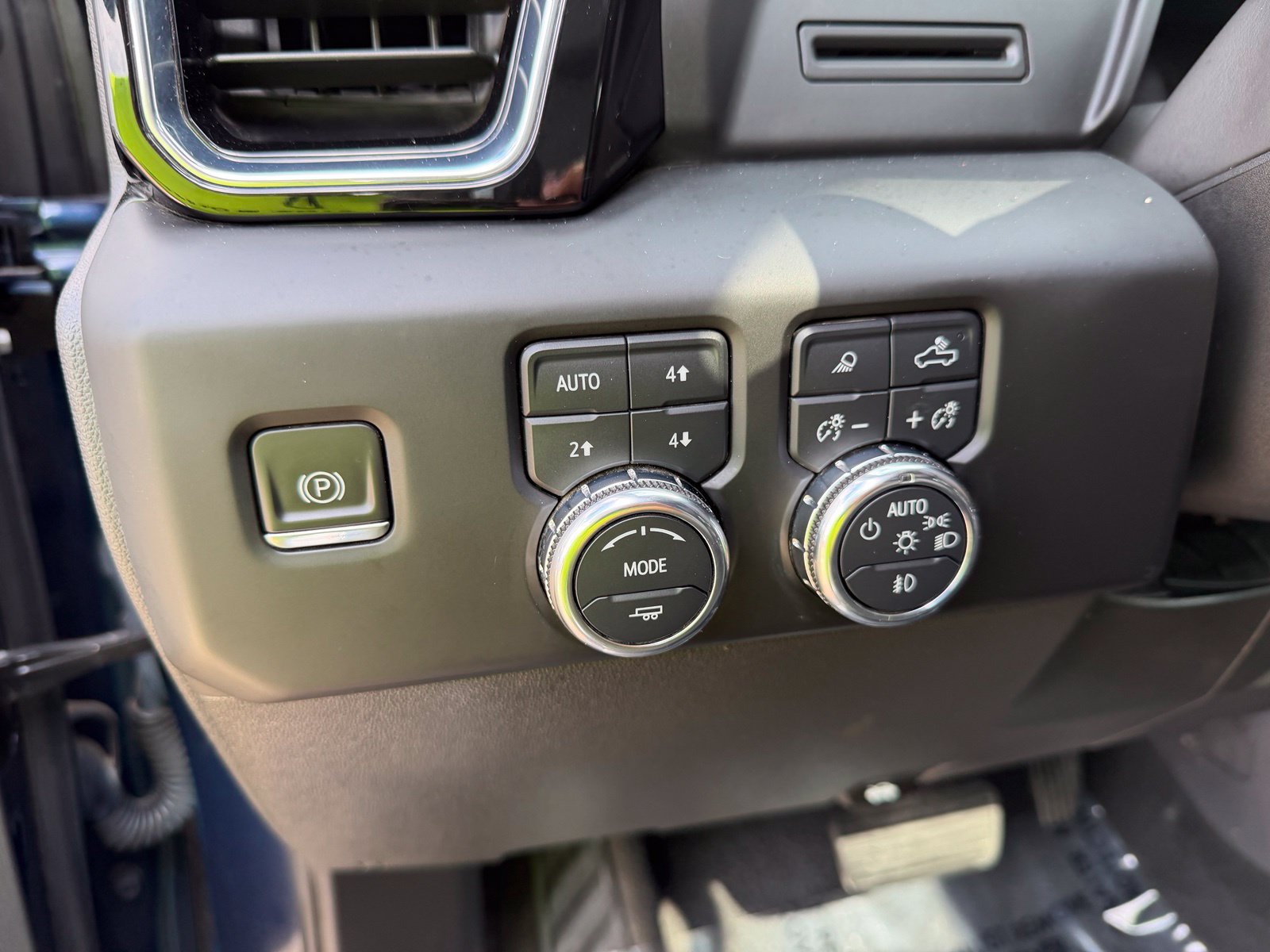 Used 2022 GMC Sierra 1500 Denali AWD/4WD image 17
