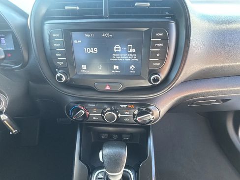 Used 2020 Kia Soul LX FWD image 23