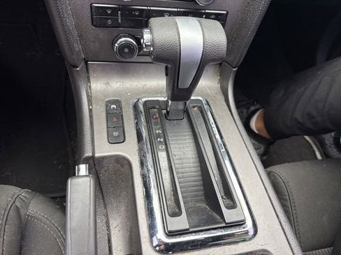 Used 2010 Ford Mustang Coupe image 17