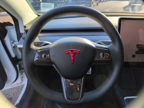 Used 2022 Tesla Model 3 Performance image 18