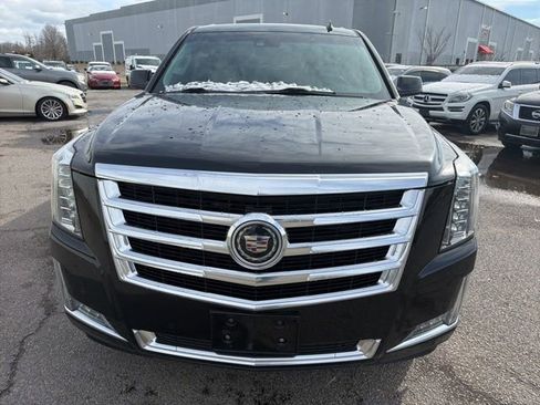 Used 2015 Cadillac Escalade ESV Premium image 2