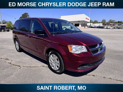Used 2018 Dodge Grand Caravan SE w/ UConnect Hands-Free Group