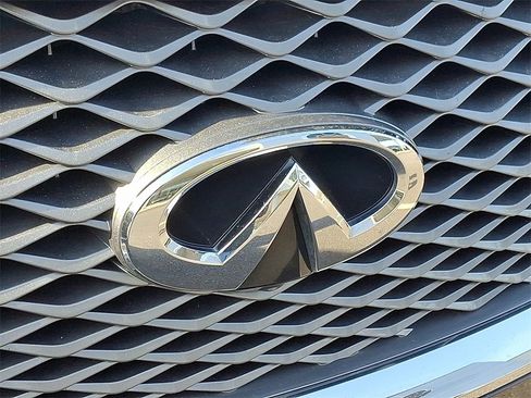 Used 2022 INFINITI QX80 Sensory w/ Cargo Package image 8