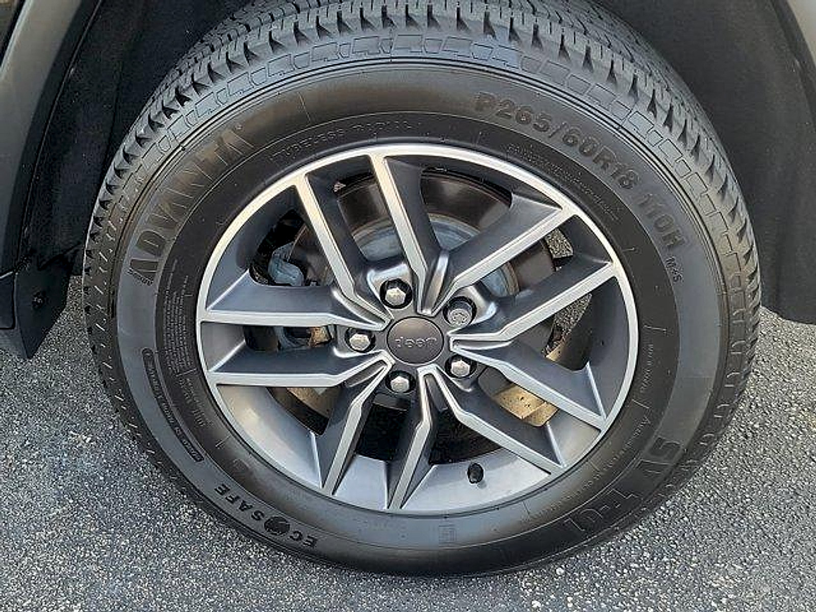 Used 2020 Jeep Grand Cherokee Limited RWD image 12