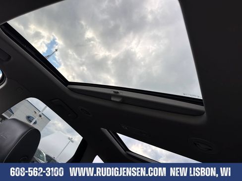 Used 2021 Buick Enclave Avenir w/ Avenir Technology Package AWD/4WD image 21