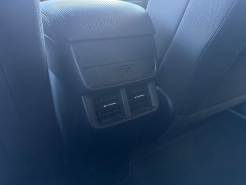 Used 2025 Chevrolet Equinox LT FWD image 23