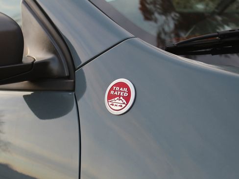 Used 2015 Jeep Cherokee Trailhawk w/ Comfort/Convenience Group image 42