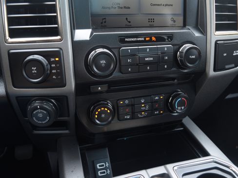 Used 2017 Ford F150 Raptor w/ Equipment Group 801A Mid image 12