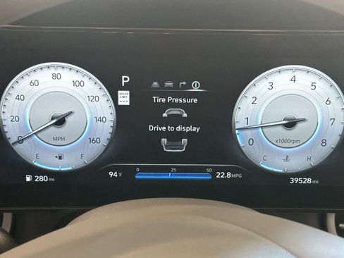 Used 2024 Hyundai Elantra SEL FWD image 22