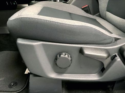New 2025 Ford Bronco Base image 19