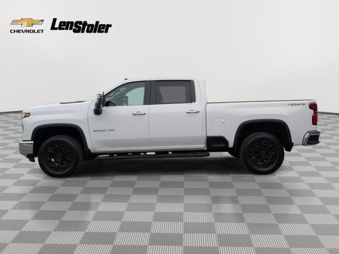 Used 2024 Chevrolet Silverado 2500 LTZ w/ LTZ Convenience Package image 2