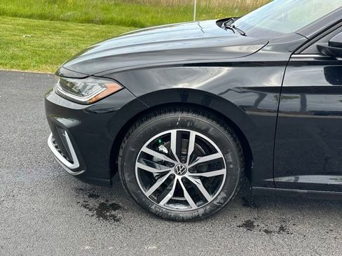 New 2025 Volkswagen Jetta SE FWD image 7