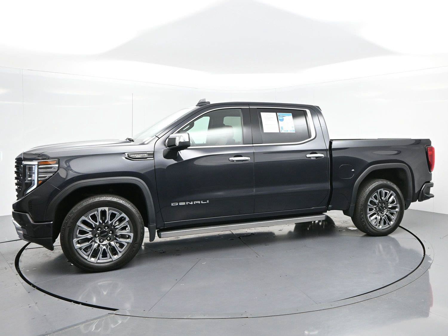 Used 2023 GMC Sierra 1500 Denali Ultimate AWD/4WD image 4