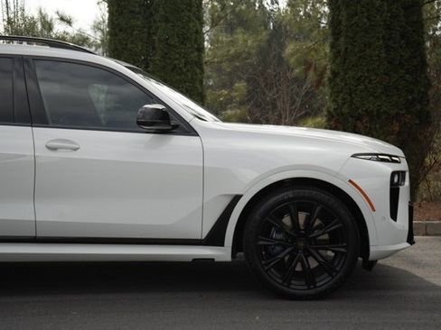 Used 2025 BMW X7 M60i w/ Executive Package image 4