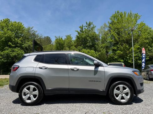 Used 2019 Jeep Compass Latitude w/ Popular Equipment Group AWD/4WD image 7