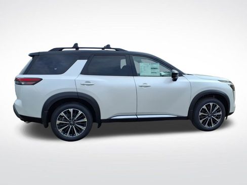 New 2026 Nissan Pathfinder Platinum image 8