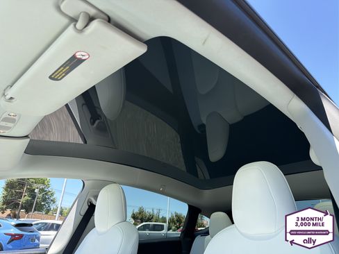 Used 2022 Tesla Model Y Long Range AWD/4WD image 15