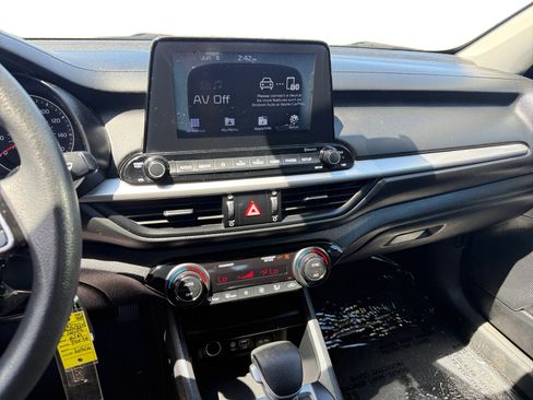 Used 2019 Kia Forte LXS FWD image 12