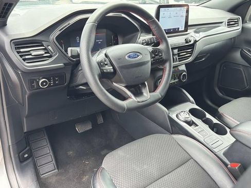 Certified 2025 Ford Escape ST-Line Select AWD/4WD image 18