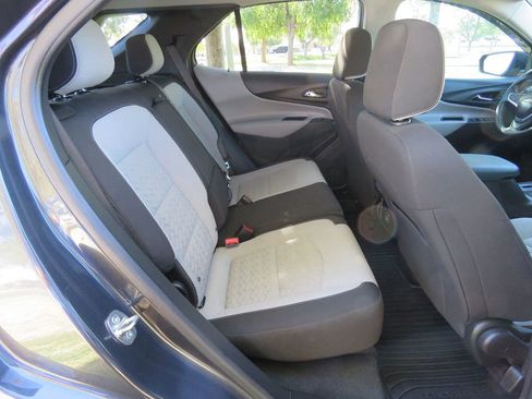 Used 2022 Chevrolet Equinox LS w/ LS Convenience Package image 14