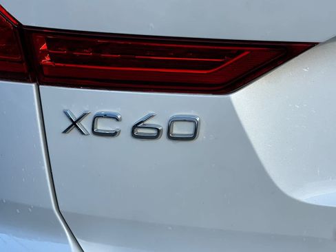 Used 2023 Volvo XC60 B5 Plus AWD/4WD image 24