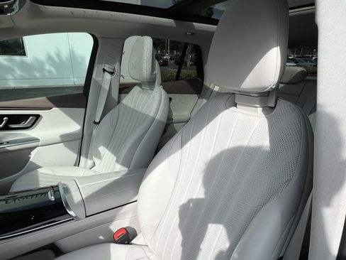 Used 2023 Mercedes-Benz EQE 350+ SUV image 16