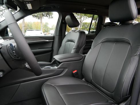 New 2025 Jeep Grand Cherokee Limited w/ Luxury Tech Group II image 9