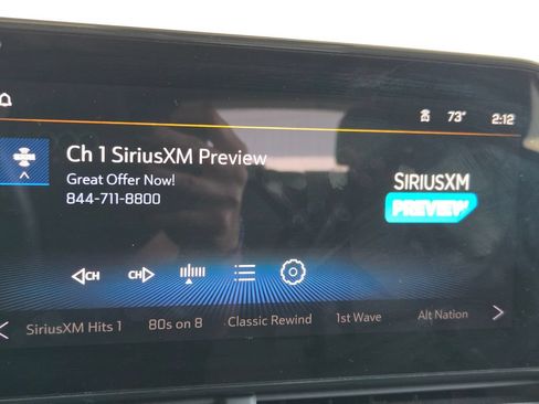 Used 2025 Chevrolet Trax LT w/ LT Convenience Package FWD image 3