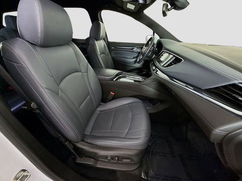 Used 2023 Buick Enclave Essence FWD image 27