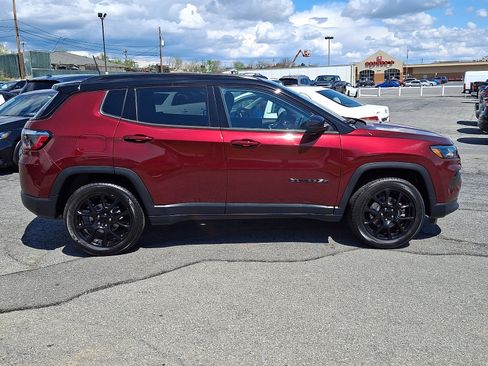Used 2022 Jeep Compass Latitude w/ Convenience Group AWD/4WD image 8
