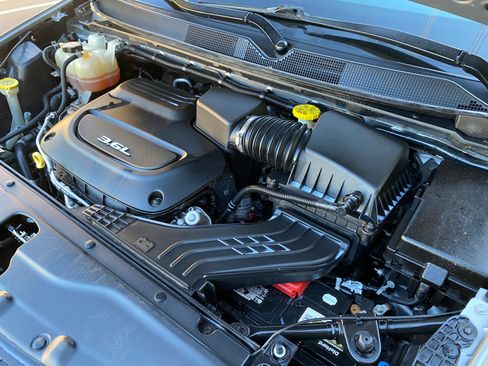 Used 2017 Chrysler Pacifica Touring-L image 15