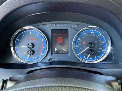 Used 2017 Toyota Corolla LE image 12