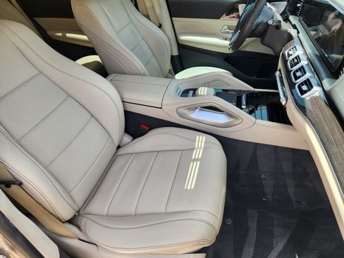 Used 2020 Mercedes-Benz GLS 450 4MATIC image 6
