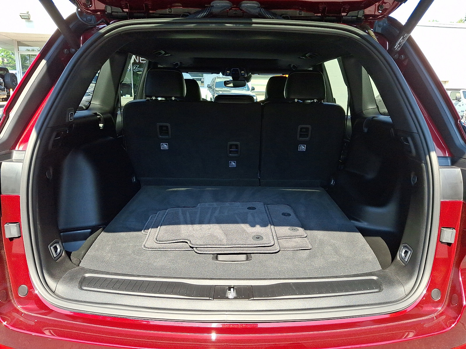 Used 2023 Jeep Grand Cherokee Altitude AWD/4WD image 29