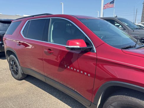 Used 2020 Chevrolet Traverse LT image 20