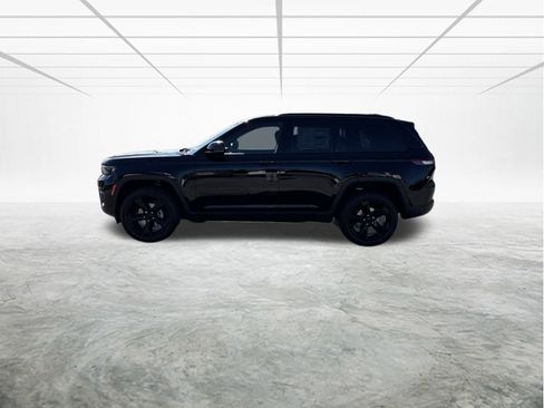 New 2025 Jeep Grand Cherokee Altitude image 6