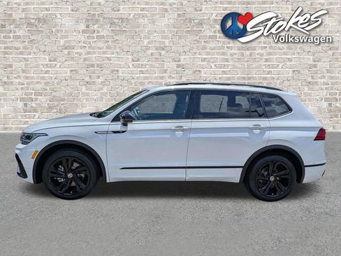Certified 2023 Volkswagen Tiguan SE R-Line FWD image 7