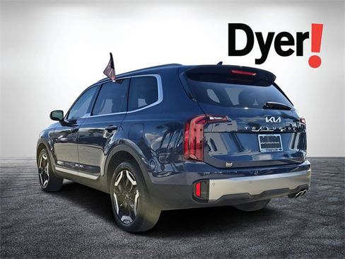 Certified 2025 Kia Telluride S image 6