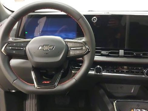 New 2026 Chevrolet Equinox RS w/ Convenience Package III AWD/4WD image 26