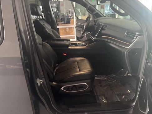 Used 2023 Jeep Wagoneer L Series II image 25
