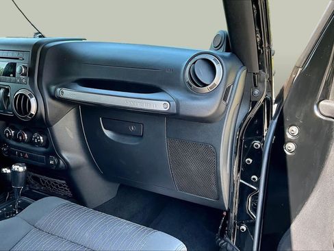 Used 2011 Jeep Wrangler Sport AWD/4WD image 18